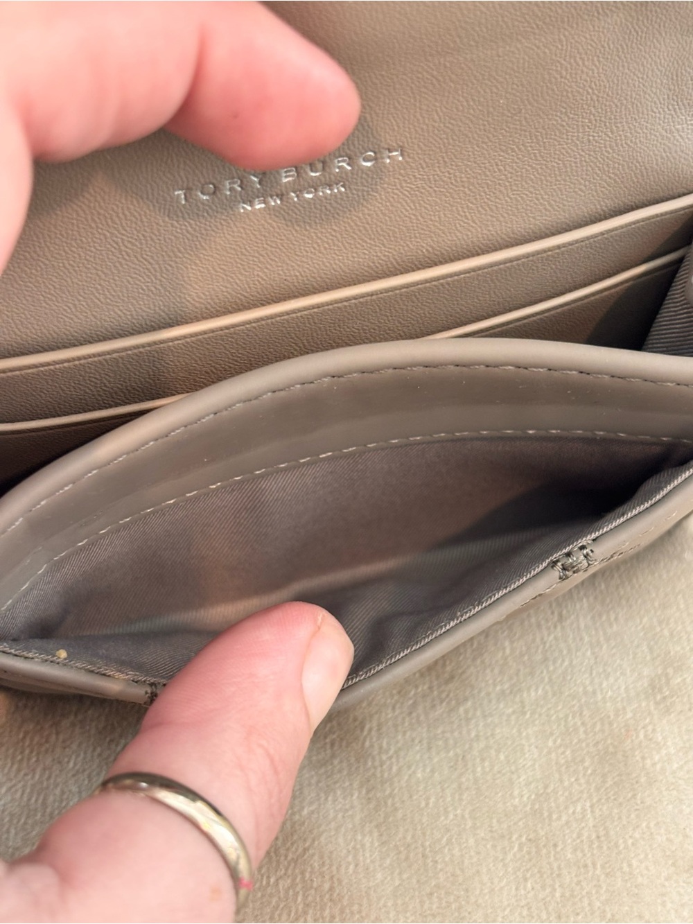 Tory Burch Quilted Leather Willa Matte Card Case in Color ‘Grey Heron’ - Picture 13 of 15